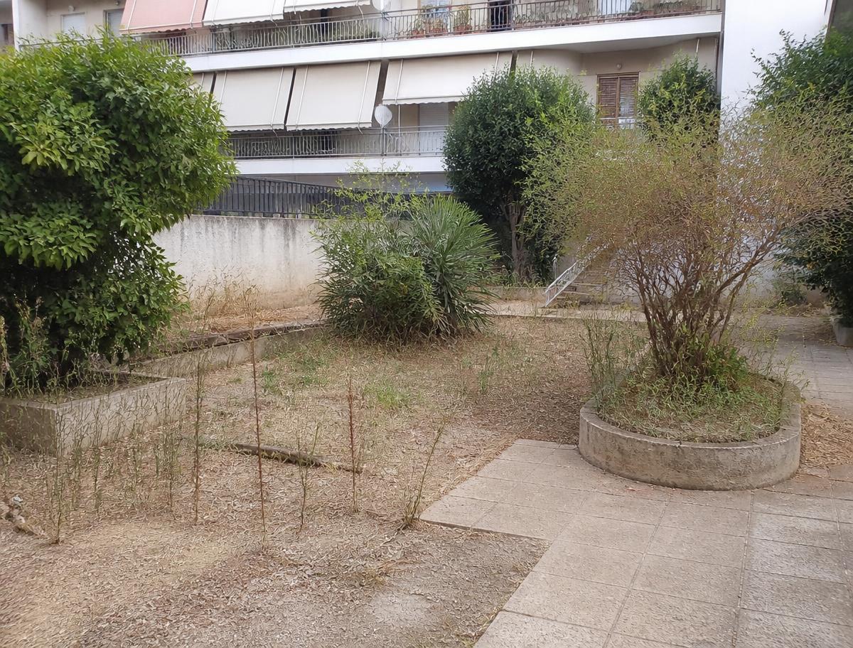 Κοινόχρηστος χώρος πολυκατοικίας — πριν τη συντήρηση